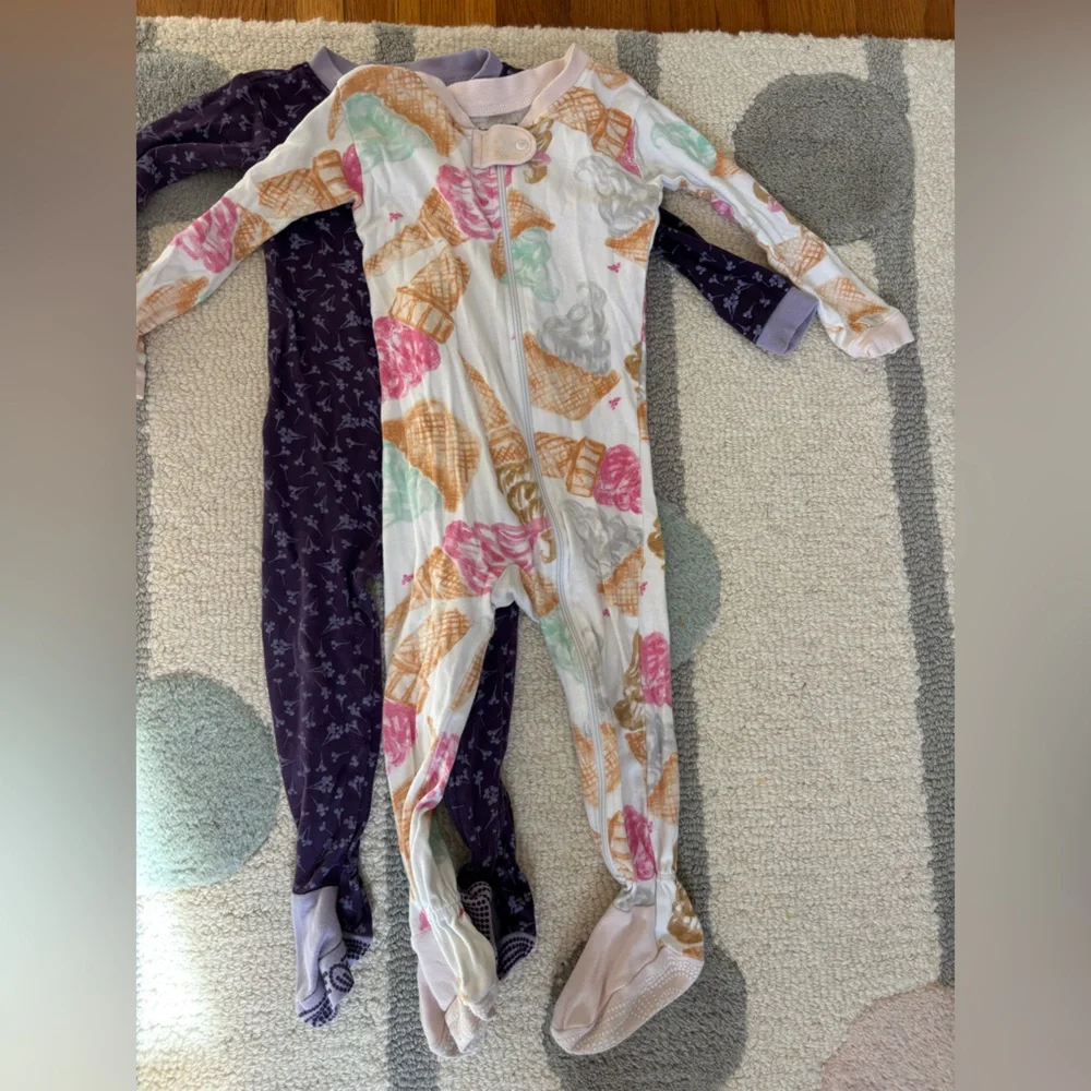 4 pairs of Burts Bees PJs - 12 months - Picture 3 of 7